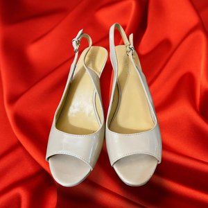 Size 8M Nine West peep toe slingback heels